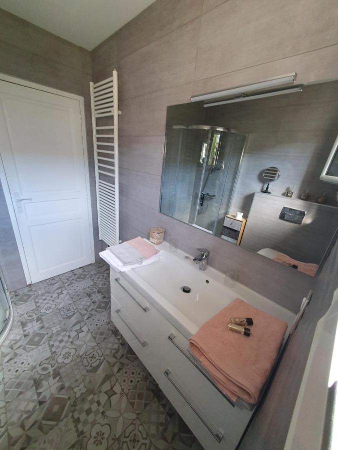 Le Coeur De La Petite Cisse Bed & Breakfast Monteaux Exterior photo